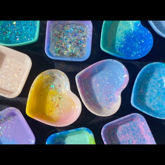 CUSTOM COLOR IRIDESCENT DISHES - Custom Style, Shape & Color. - Picture 6 of 17